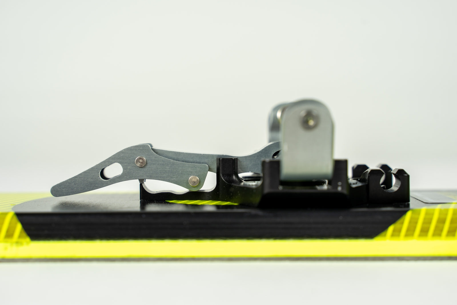 Hagan Pure 10 alpine ski touring binding, made by ATK in Italy, Bindings - Hagan Ski Mountaineering Alpine Ski Touring Backcountry Gear toe piece side view close up