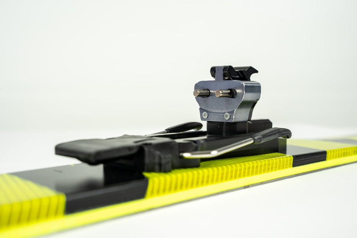 Hagan Pure 10 alpine ski touring binding, made by ATK in Italy, Bindings - Hagan Ski Mountaineering Alpine Ski Touring Backcountry Gear heel piece angled side view